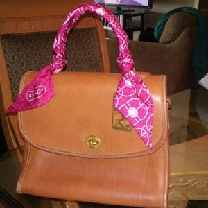 Vintage coach manor bag